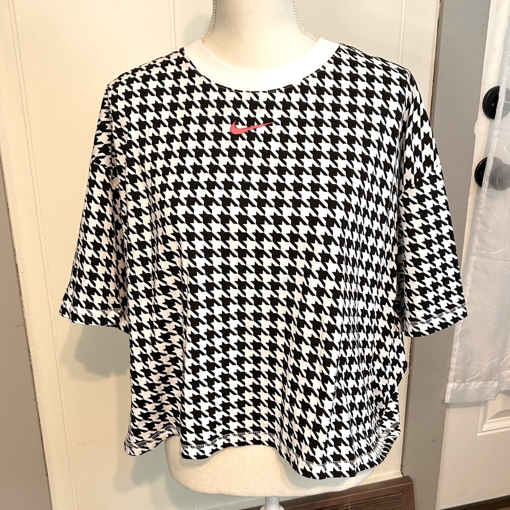 EUC Nike Houndstooth Crop Top